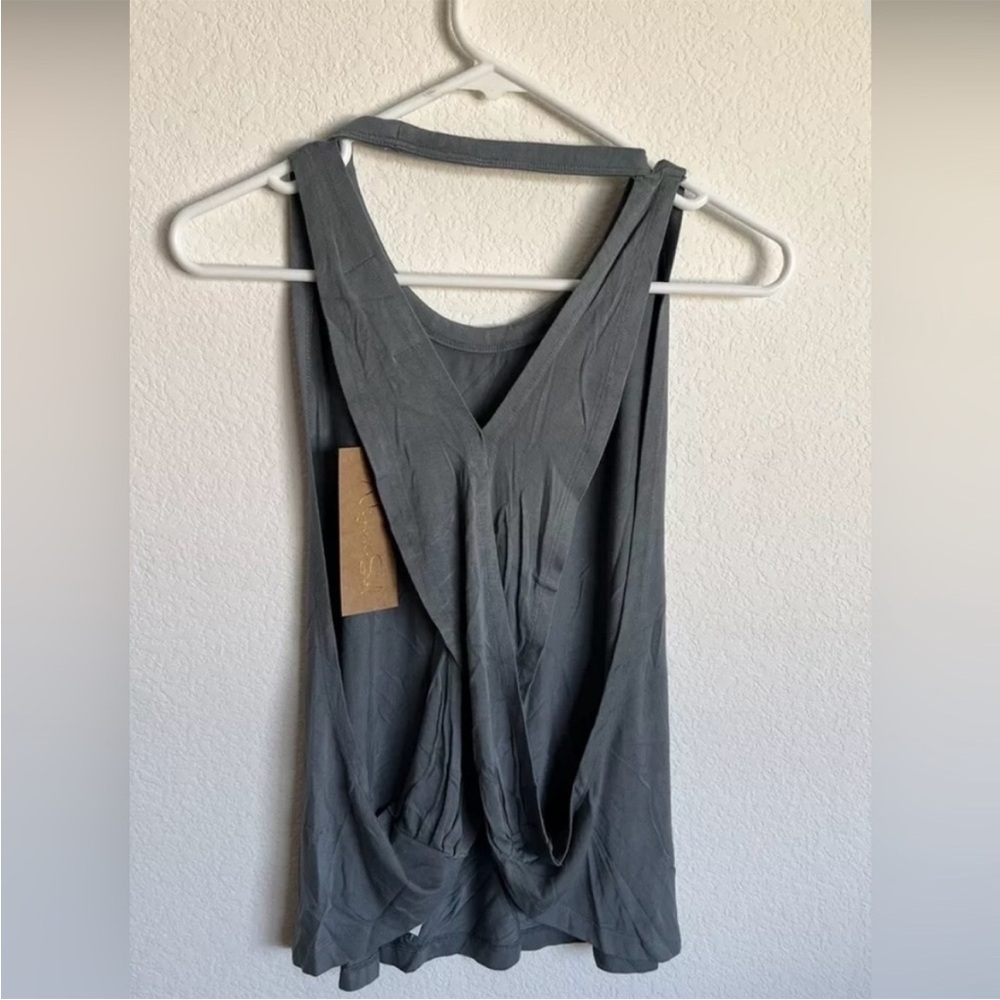 Bundle of 2 NWT Niyama Sol Yoga Drape Tank Tops Sz XS - Picture 5 of 5